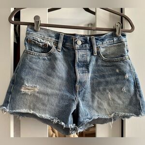 Vintage Levi’s Jean Shorts - size 25